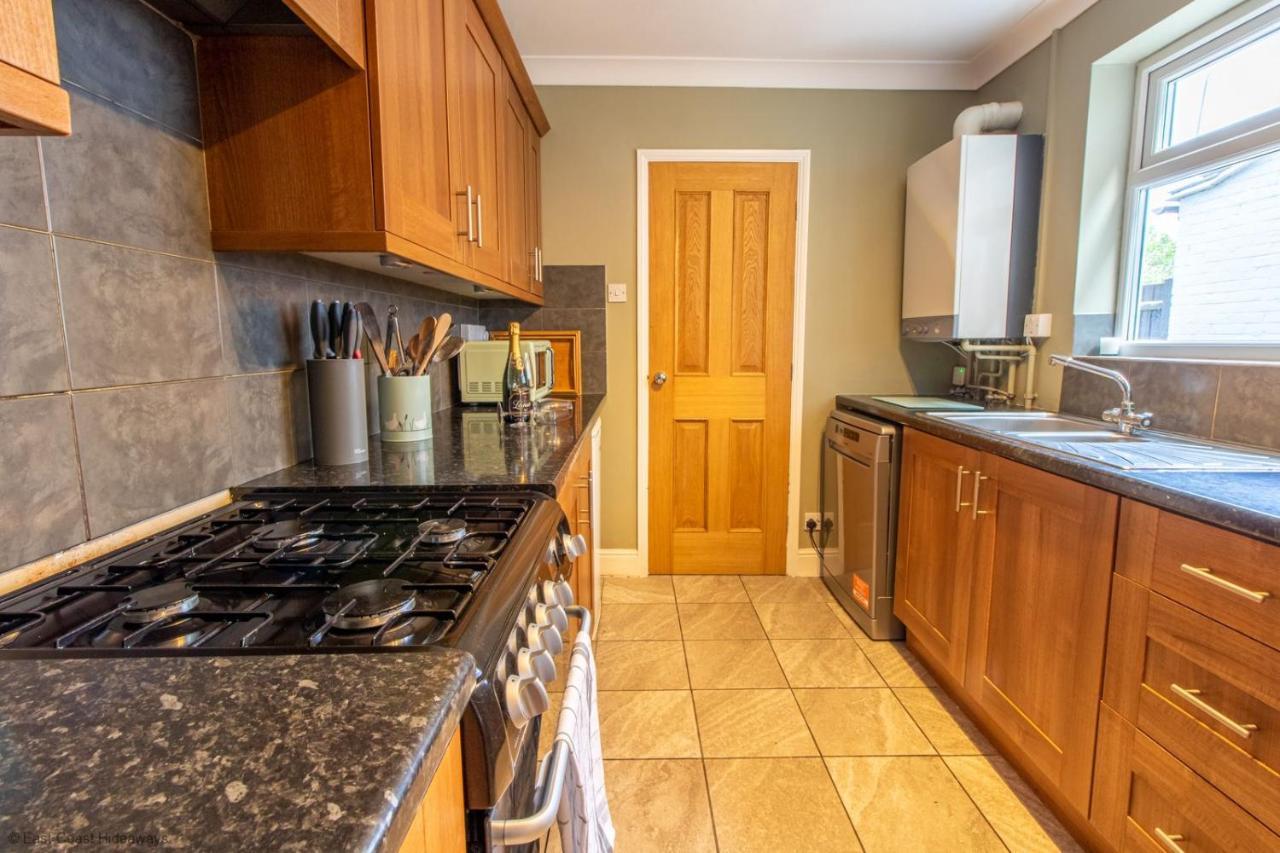 Modern Coastal Home Sleeping 5 - 2 Minute Walk To Pakefield Beach, Suffolk Ngoại thất bức ảnh