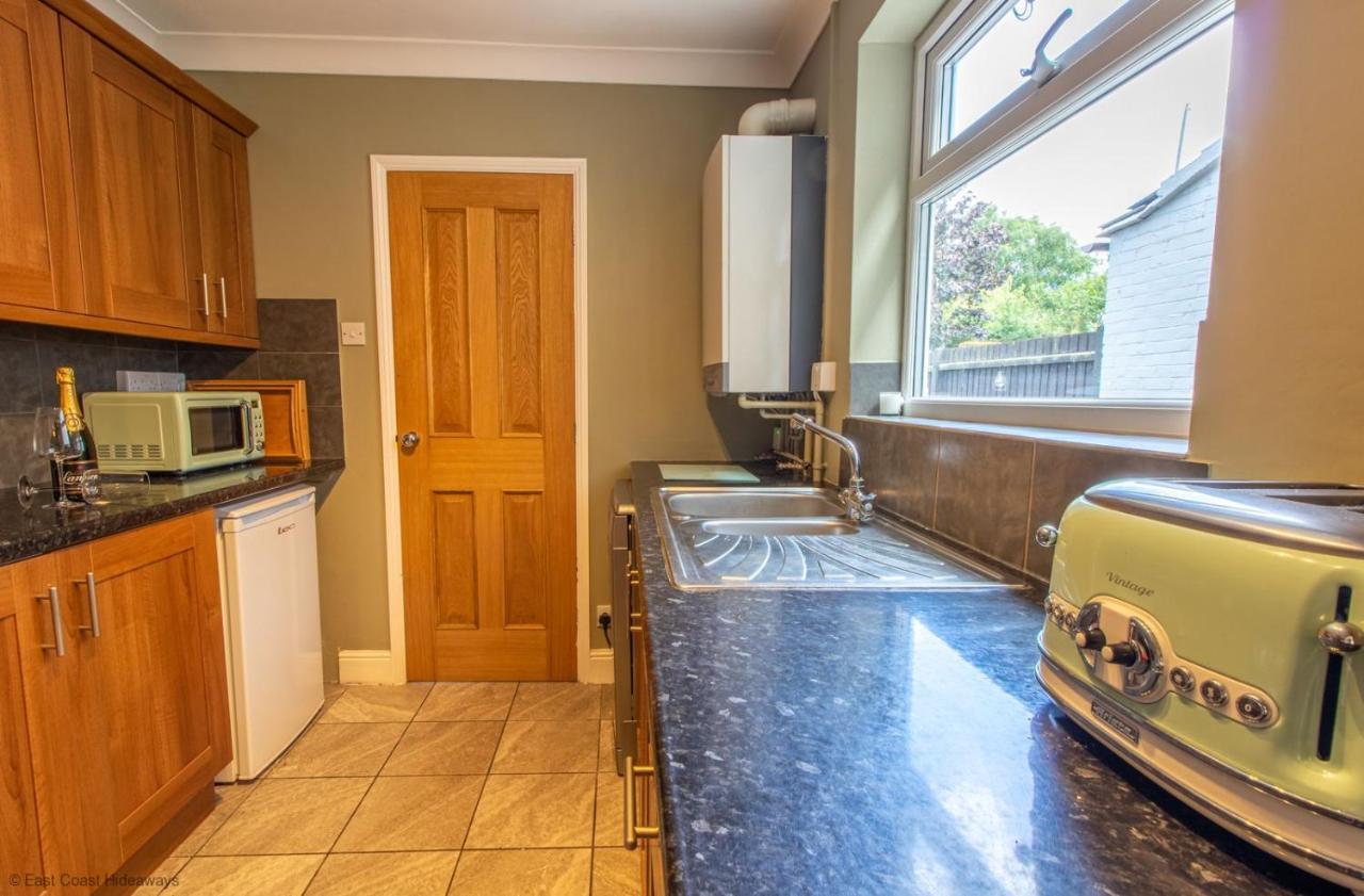 Modern Coastal Home Sleeping 5 - 2 Minute Walk To Pakefield Beach, Suffolk Ngoại thất bức ảnh
