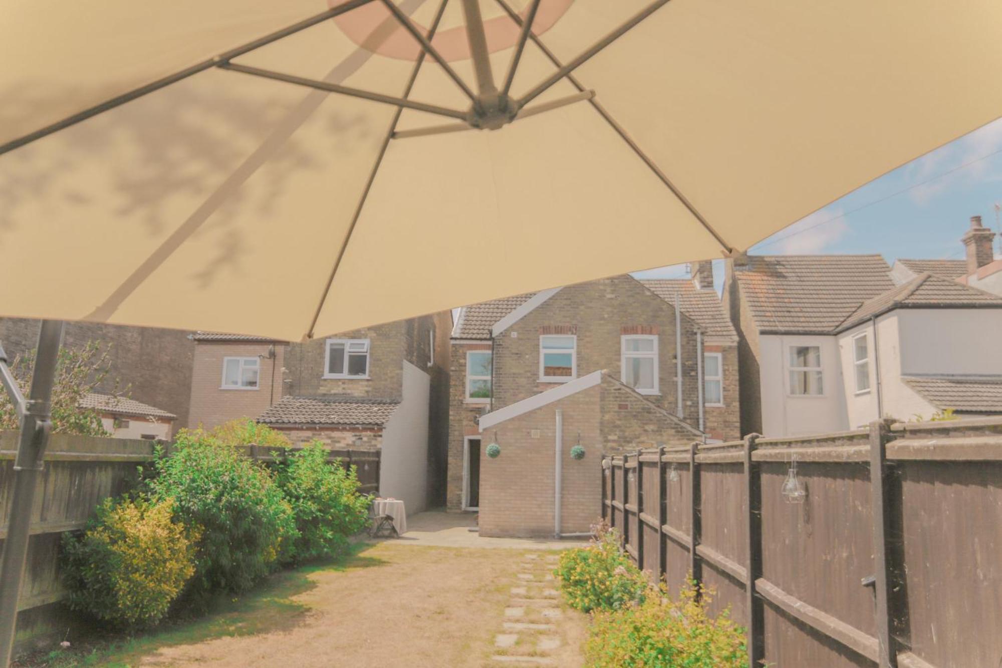 Modern Coastal Home Sleeping 5 - 2 Minute Walk To Pakefield Beach, Suffolk Ngoại thất bức ảnh